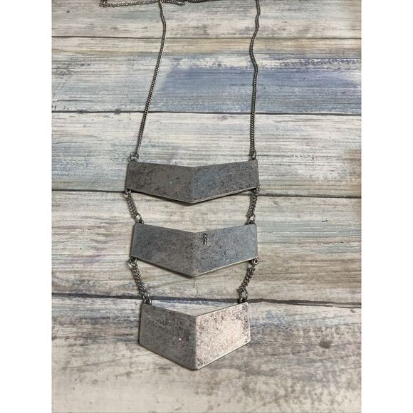 Chevron Style Silver Tone 26" Chain Necklace Textured Hammered Distressed‎ - Picture 1 of 6